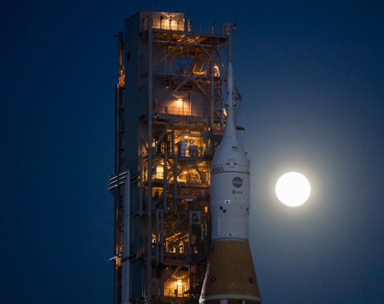 NASA holdrakéta kilövésre készen!
