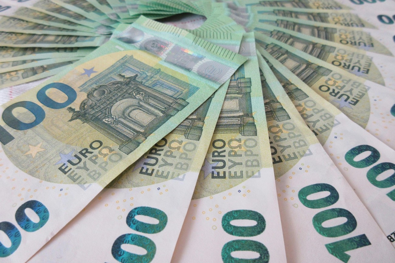 Emelkedőben vannak a megadealek Európában